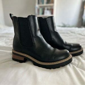 Universal Thread Chelsea style boots